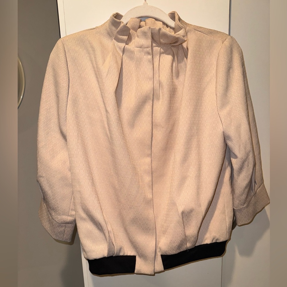 Isabel Lu High Neck Pleated 3/4 Sleeve Jacket